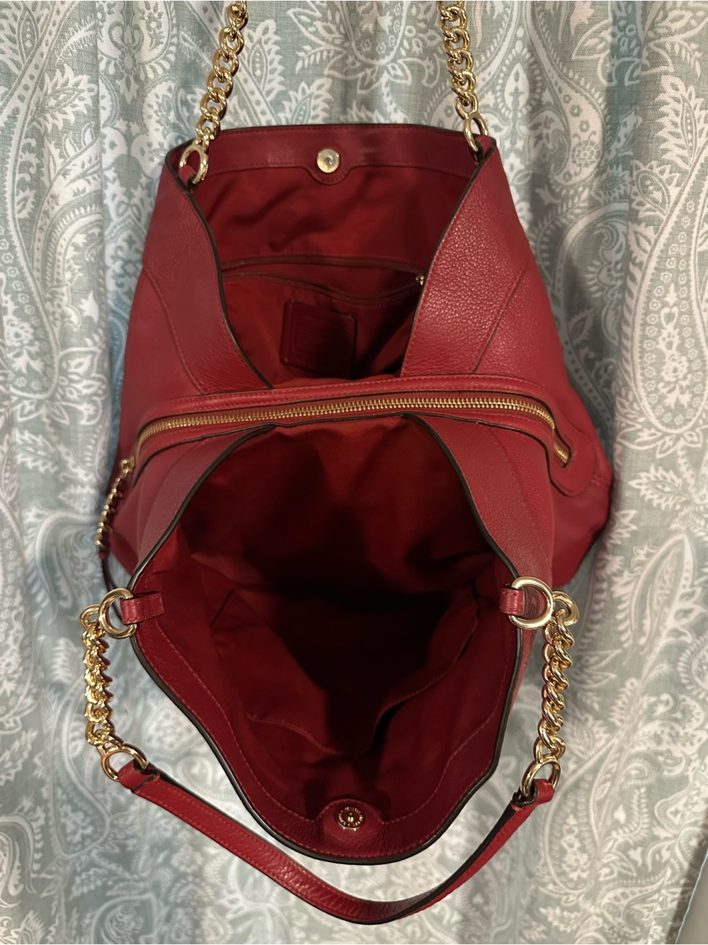 Coach Red Leather Shoulder Bag with Gold Chain Straps - Picture 4 of 8
